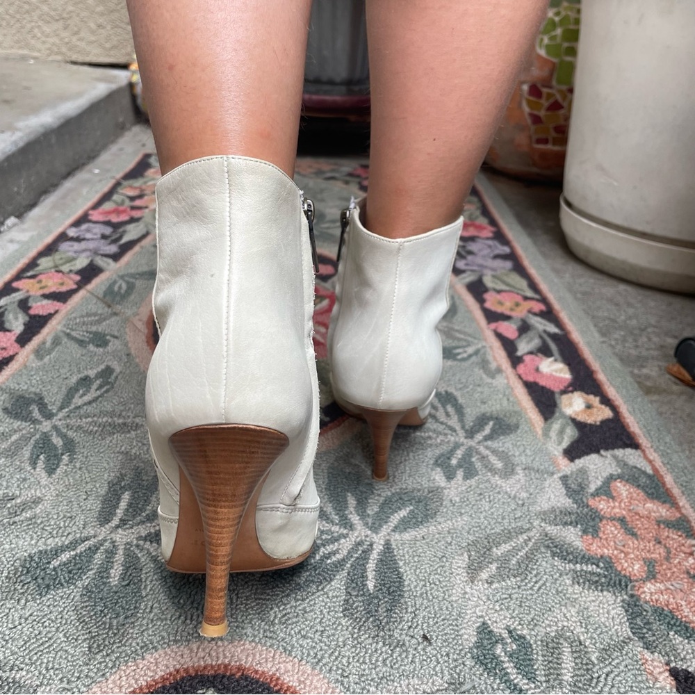 Vintage light gray/silver Dior all leather booties in original box - Picture 13 of 16